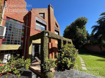 Casa · 400m² · 6 Ambientes · Excelente Casa en Venta en Santa Rita