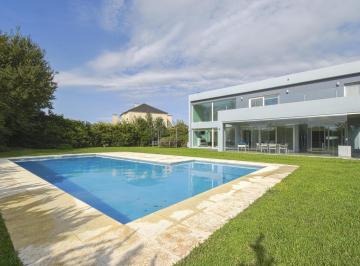 Casa · 388m² · 6 Ambientes · 4 Cocheras · Venta Casa 6 Ambientes en Barrio Haras Santa Maria - Los Robl