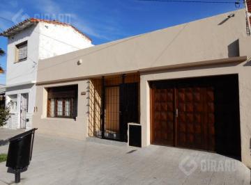 Casa · 130m² · 4 Ambientes · 1 Cochera · Casa en Venta - Zona San Juan