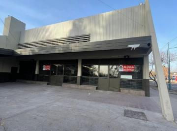 Local comercial · 787m² · 10 Cocheras · Local en Alquiler
