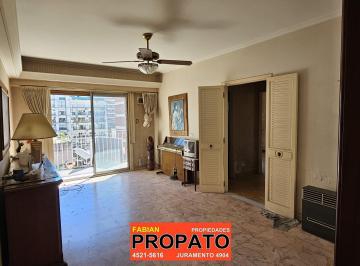 Departamento de 4 ambientes, Villa Urquiza · Depto Semipiso de 4 Ambientes Al Frente con Balcón Corrido! Excelente Ubicación!