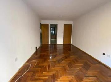 Departamento de 3 ambientes, Córdoba · Colon Esq. Cañada - 2 Dorm. y Patio