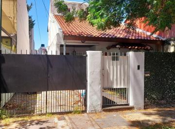 PH · 50m² · 2 Ambientes · Impecable PH de 2 Amb con Jardín!