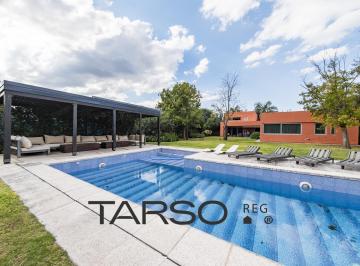 Casa · 350m² · 8 Ambientes · 2 Cocheras · Casa en Altos del Chateau