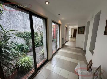 Casa · 197m² · 4 Ambientes · 1 Cochera · Casa en Lote Propio 4 Amb Gge Patio Jardin Tza