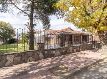 Casa de 5 ambientes, Córdoba · Gran Casa en Venta - Villa Cabrera