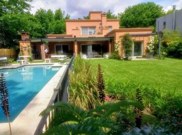 Casa · 250m² · 1 Cochera · Casa en Alquiler en Manuel Alberti, Pilar, G. B. a. Zona Norte