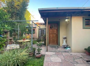 Casa · 200m² · 4 Ambientes · 2 Cocheras · Potencial Al Maximo: Lote con 2 Propiedades y Oportunidad Ideal Para Desarrollar Proyecto