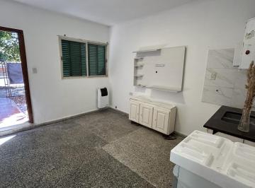 Casa · 50m² · 3 Ambientes · 1 Cochera · Alquiler PH Zona Hospital Italiano/ Parque San Martin, La P