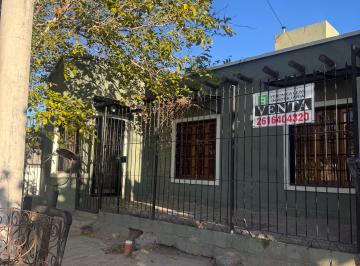 Casa de 3 ambientes, Jesús Nazareno · Venta Casa Dos Dorm. B. Semi Privado