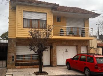 PH · 128m² · 4 Ambientes · 1 Cochera · Venta PH Al Frente 4 Amb. Cochera Mas PH 3 Amb.