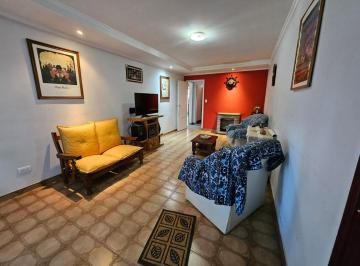 Casa · 111m² · 4 Ambientes · 1 Cochera · Venta de Casa General Madariaga C/ Patio y Cocher