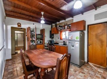 Casa · 95m² · 4 Ambientes · 1 Cochera · Venta Casa 4amb, Cochera, en Lomas del Mirador