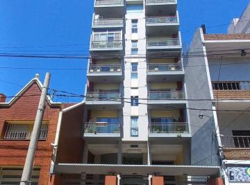 Departamento · 47m² · 2 Ambientes · 1 Cochera · Apto Credito - Semi Piso 2 Amb - Cochera y Baulera