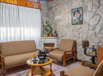 Casa · 177m² · 6 Ambientes · 2 Cocheras · Venta, Excelente Casa Impecable en G. Baigorria