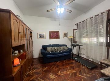 Casa · 113m² · 6 Ambientes · 1 Cochera · Venta Casa Capurro 3 Dorm., Parrillero