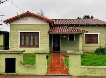 Casa · 120m² · 5 Ambientes · Venta Casa 5 Ambientes con Pileta Empalme Lobos