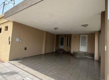 Casa · 124m² · 4 Ambientes · 2 Cocheras · Casa en Venta en Pergamino en Barrio Centenario