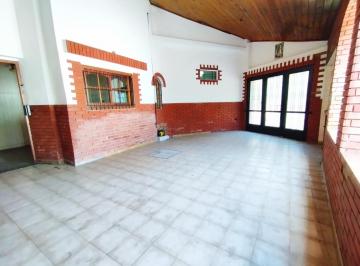 Casa · 129m² · 5 Ambientes · 1 Cochera · Casa 5 Ambientes a m de Estación Santos Lugares.