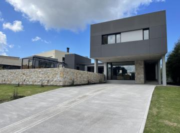 Casa · 222m² · 5 Ambientes · 2 Cocheras · Venta | Casa 5 Ambientes | Arenas del Sur