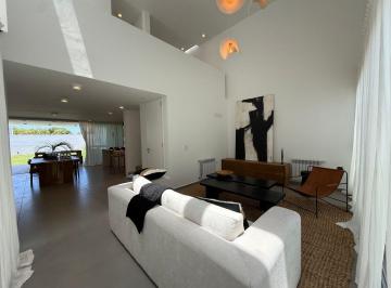 Casa Venta 300m² de 4 ambientes · Campo Chico Venta Casa 3 Dorm (2 en Pta Baja) - 200 m² Cub