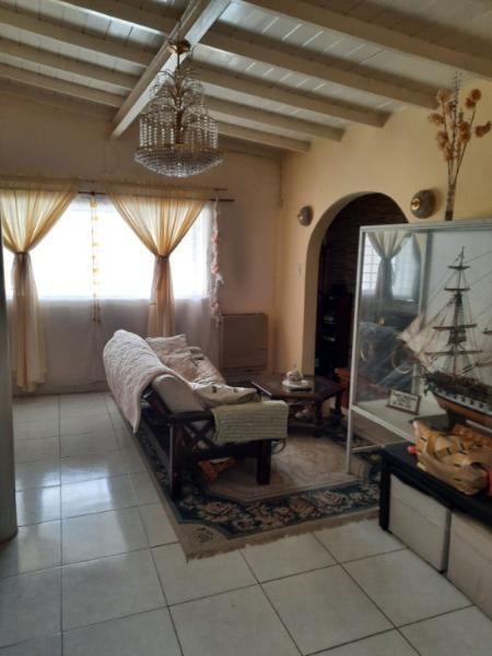 Chalet impecable con ambientes amplios, apro 185 m2