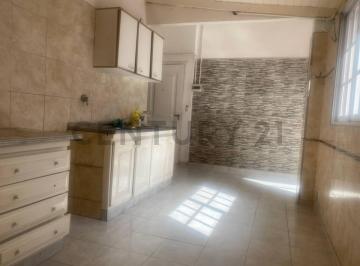 PH · 175m² · 3 Ambientes · Alquiler PH 3 Ambientes con Amplio Patio en Lanus Oeste