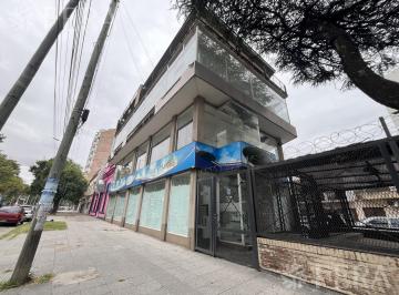 Local comercial · 437m² · 3 Ambientes · Alquiler de Local de 3 Pisos en Wilde