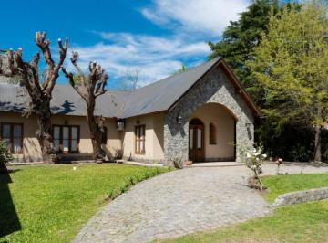 Casa de 4 ambientes, Ituzaingó · Chalet en Barrio Cerrado Parque Leloir