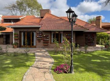 Casa · 833m² · 4 Ambientes · 2 Cocheras · Payro 4300 - Pinos de Anchorena - Mar del Plata