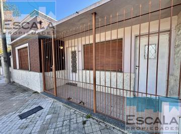 Casa · 80m² · 5 Ambientes · Casa de un Dorm con Patio en Alquiler