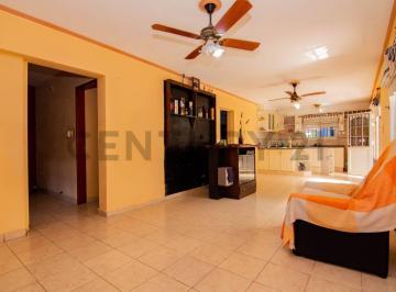Casa · 173m² · 6 Ambientes · 2 Cocheras · Venta - Casa 3 Dorm. - Gro. Baigorria - Moreno 234