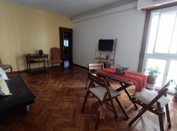 Departamento · 60m² · 3 Ambientes · Amplio 3amb. Bajas Expensas Amoblado y Equipado!
