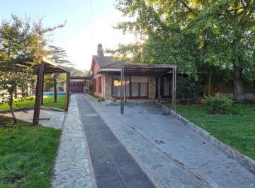 Casa · 250m² · 4 Ambientes · 3 Cocheras · Chalet 5 Amb Barrio Lopez de Gomara C/ Pileta y Quincho
