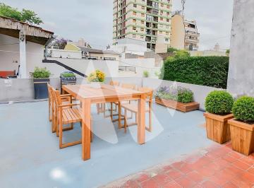 Casa · 228m² · 6 Ambientes · 2 Cocheras · Casa de 5 Ambientes en Flores Norte