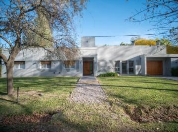 Casa · 190m² · 6 Ambientes · Casa en Venta en Barrio Parque Ecológico