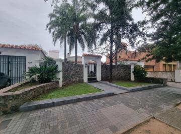 Casa · 400m² · 8 Ambientes · 1 Cochera · Casa con Importante Terreno en Cerro de Las Rosas - Calle Luis de Tejeda
