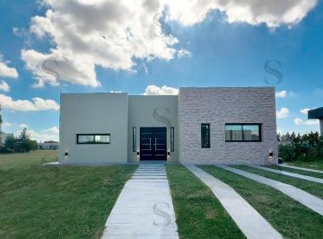 Casa · 141m² · 3 Dormitorios · Casa en Venta en San Vicente