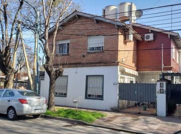 PH · 69m² · 3 Ambientes · 1 Cochera · PH de 3 Amb Al Frente Villa Adelina / Carapachay