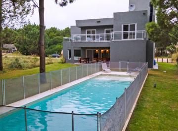 Casa de 5 ambientes, Costa Esmeralda · Casa en Venta Costa Esmeralda. 4 Dorm.
