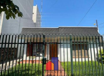 Casa de 4 ambientes, La Matanza · Excelente Casa de 4 Ambientes en Lote Propio con Parque y Cochera - San Justo