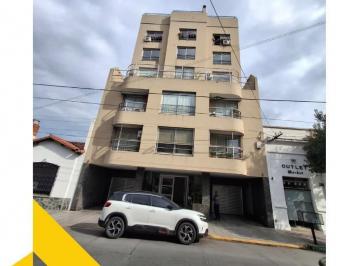 Departamento · 130m² · 4 Ambientes · 1 Cochera · Departamento en Venta Leguizamon 283