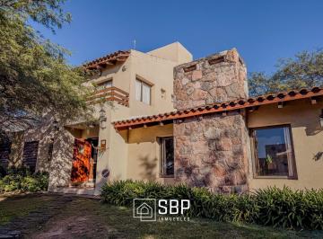 Casa de 7 ambientes, La Calera · Casa en Venta | El Calicanto | 4 Dorm. | Pileta | Galería | Cochera