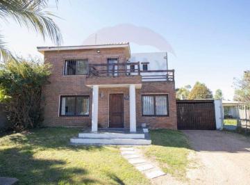 Casa · 142m² · 5 Ambientes · 1 Cochera · Venta Casa 4 Dorm. Gran Terreno Solymar Sur