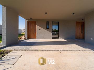 Casa · 180m² · 5 Ambientes · 2 Cocheras · Dúplex de 4 Dorm. en Venta - Campo Chico