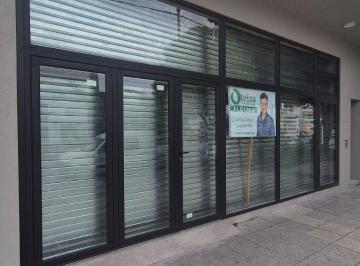 Local comercial · 135m² · Local en Alquiler. Totalmente Reciclado a Nuevo.