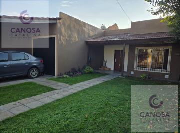 Casa · 105m² · 5 Ambientes · 2 Cocheras · Venta - Casa en Monte Grande