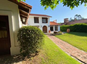 Foto · Casa en Alquiler - 4 Dorm. - Las Delicias