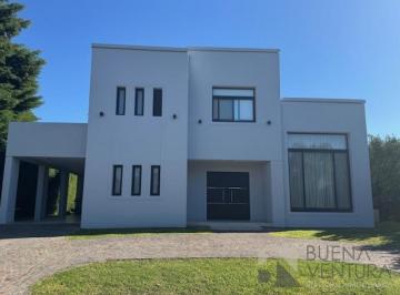 Casa · 224m² · 3 Dormitorios · 2 Cocheras · Apta Credito Gran Oportunidad - Fincas de Iraola II