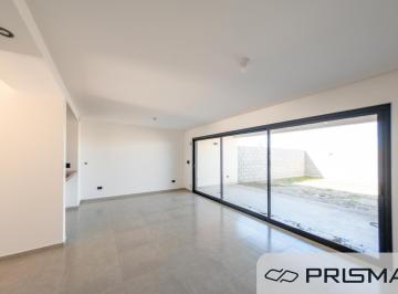 Casa · 148m² · 8 Ambientes · Dúplex - 3 Dorm - Distrito Sur